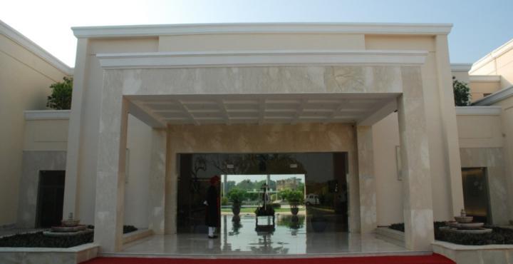 Hotel The Lalit Temple View Khajurāho Exterior foto