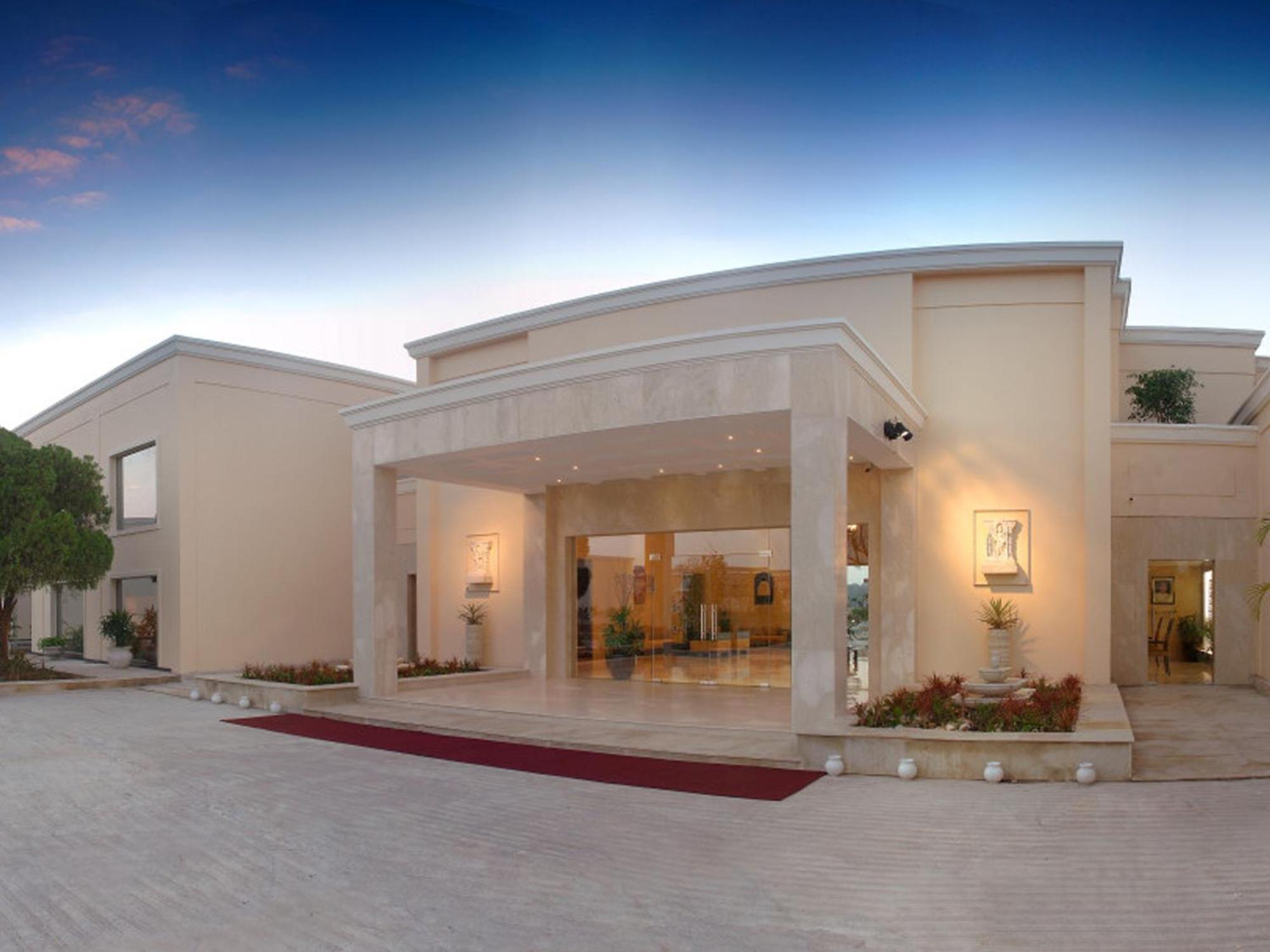 Hotel The Lalit Temple View Khajurāho Exterior foto